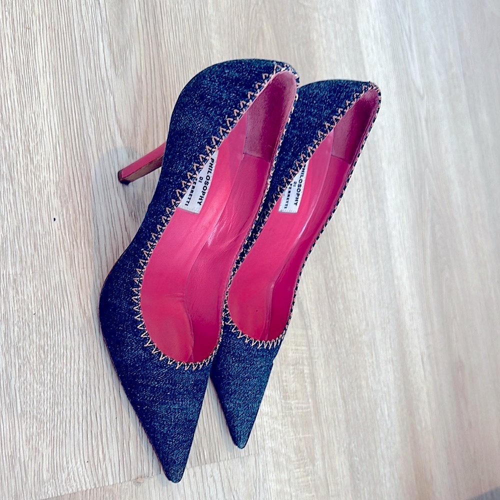 Philosophy di Alberta Ferretti Blue and Pink Heels with Sophisticated Design